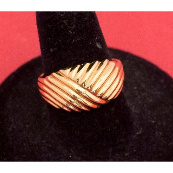 Vintage Gold Geometric Line Ring By Avon Size 8 F11 - Picture 1 of 3